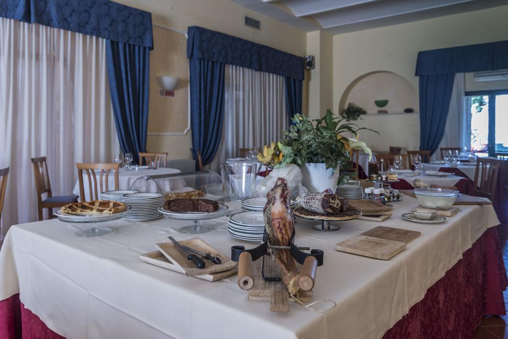 Hotel Villa Del Cardinale Norma Extérieur photo